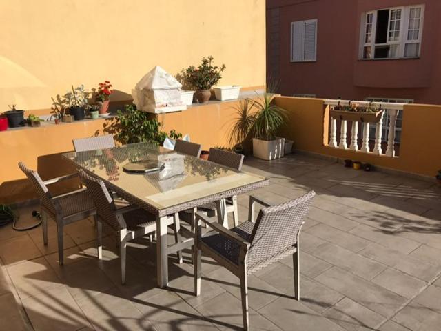 Grosse Terrasse. Modern. Home Office. Solarium ロス・レアレホス エクステリア 写真
